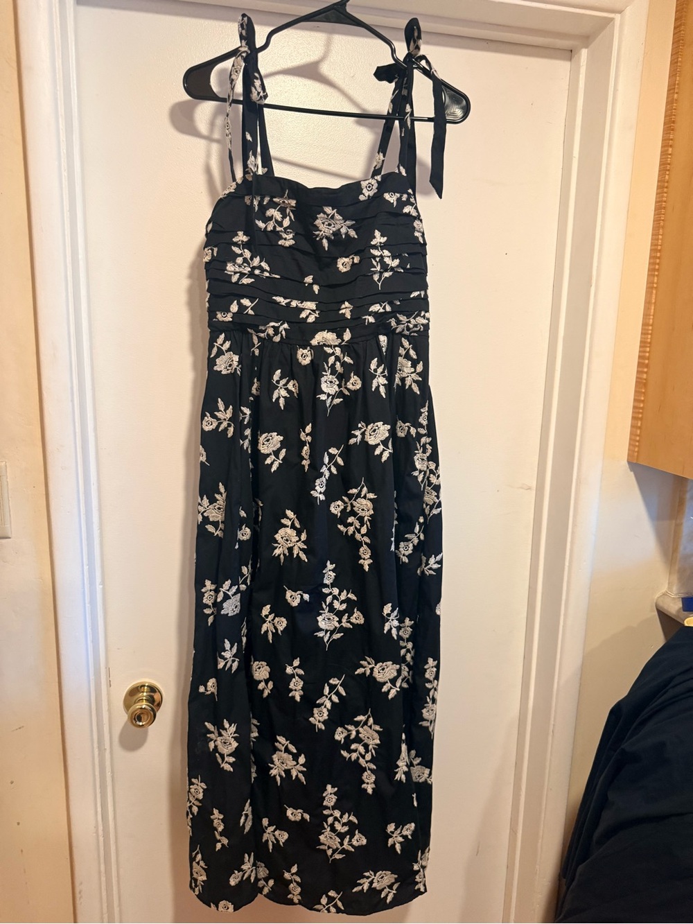 Black and White Floral Tie-Shoulder Emerson Maxi Dress